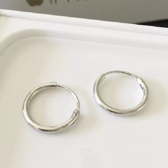 Jewelry - 1/2" Hoop Earrings- silver tone